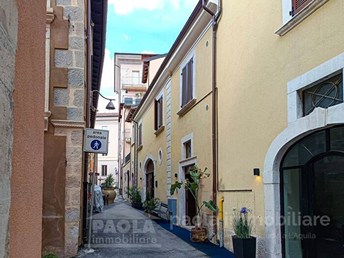 Appartamento trilocale in affitto in Via Scardassieri, Duomo Fontana Luminosa, L'Aquila