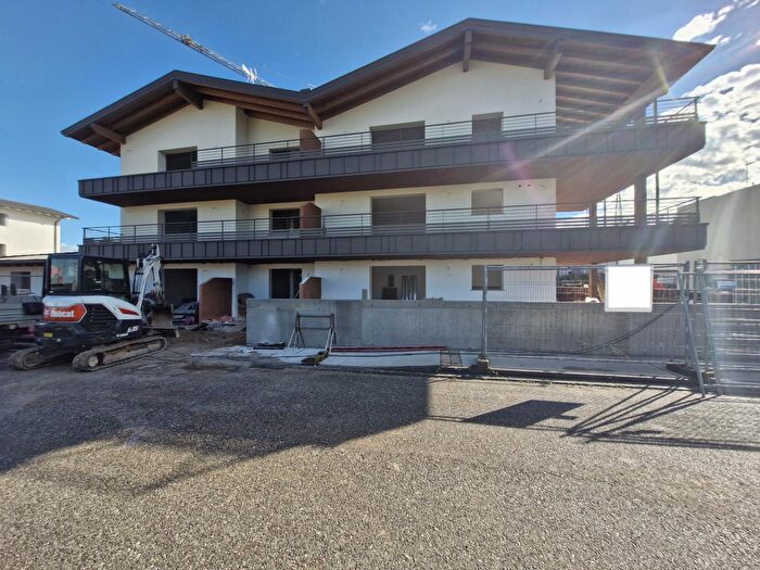 Appartamento con 5 locali in vendita in Via Mario Micossi, Udine