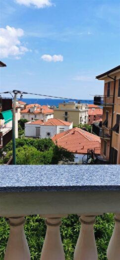 Appartamento quadrilocale in affitto in Via Roma, Varazze