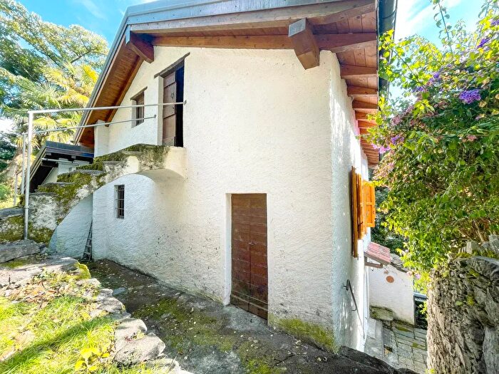 Casa con 8 locali in vendita in Via Roma, Cannero Riviera