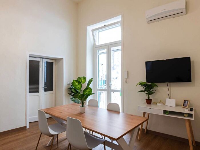 Appartamento con 5 locali in affitto in Vicoletto Ecce Homo, Centro Storico, Napoli