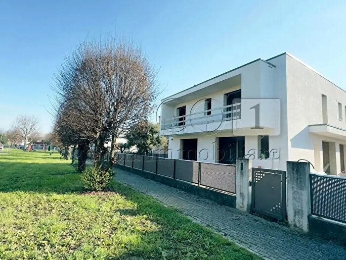 Casa con 6 locali in vendita in Via Guglielmo Marconi, Limena