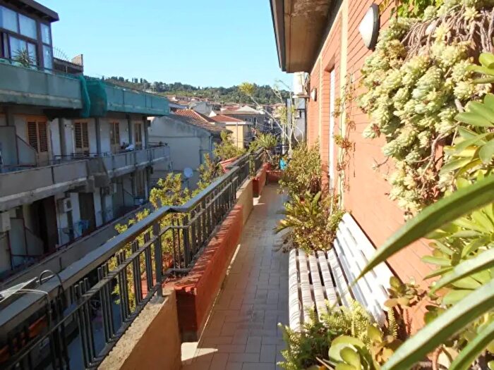 Appartamento con 5 locali in vendita in Via Tripoli, Aci Castello
