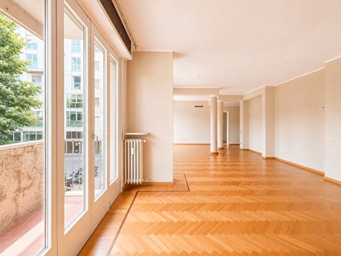 Appartamento con 5 locali in affitto in Arco della Pace, Milano