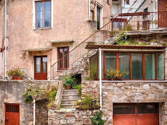 Casa con 5 locali in vendita in Via Giano Anisio, Domicella