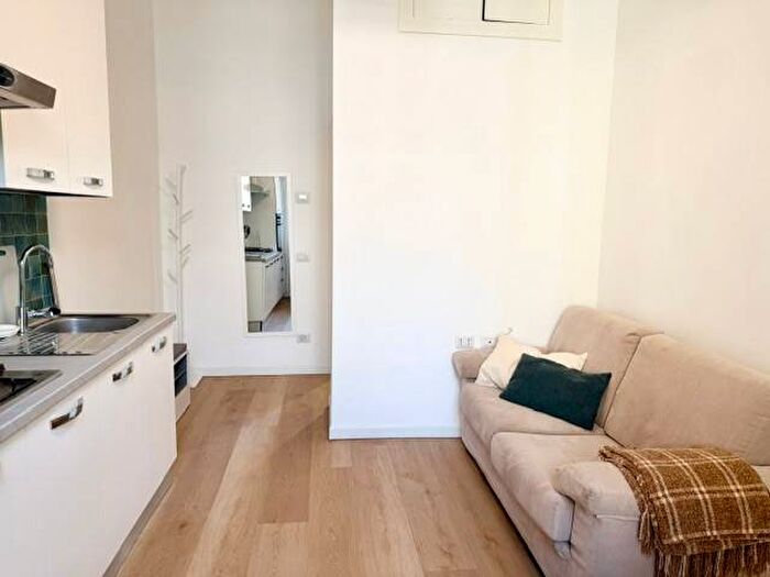 Appartamento bilocale in affitto in Via Costanza, Washington, Milano