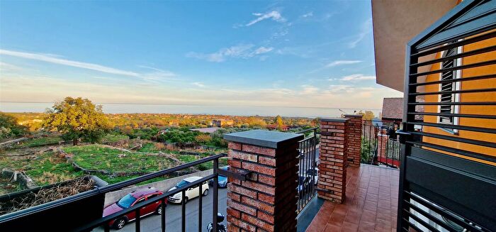 Casa con 5 locali in vendita in Via Sac Rosario Strano, Acireale