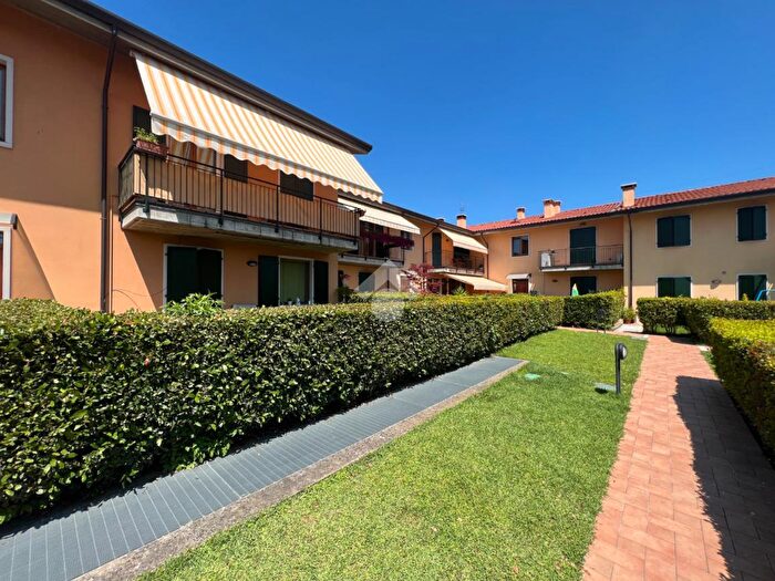 Appartamento bilocale in vendita in Via Mameli, Cavaion Veronese