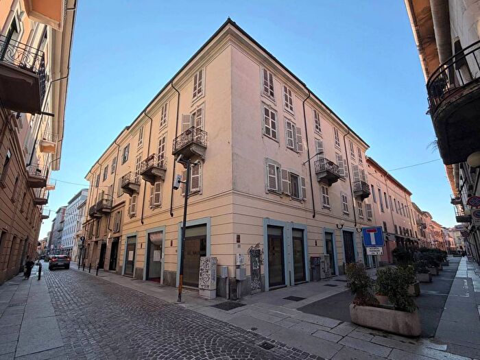 Appartamento trilocale in affitto in Via Giuseppe Chenna, Piazza della Libertà, Alessandria