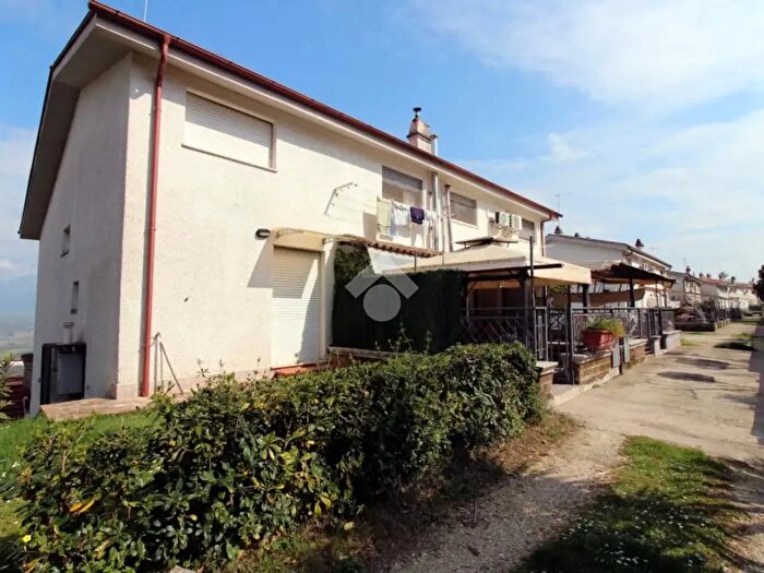 Casa trilocale in vendita in Via Enrico Berlinguer, Torrita Tiberina