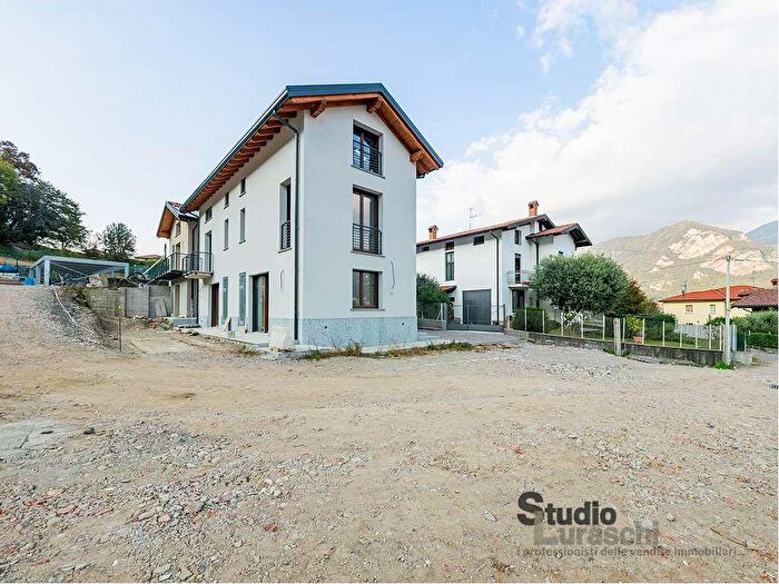 Appartamento trilocale in vendita in Via Partigiani, Olginate