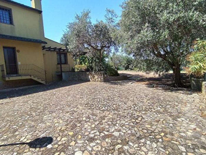 Casa con 6 locali in vendita in Gradara