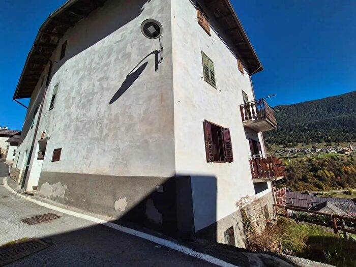 Appartamento trilocale in vendita in Via Santa Lucia, Peio