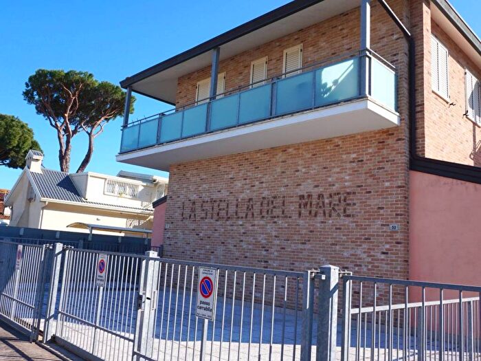 Casa trilocale in affitto in Viale Inghilterra, Lido delle Nazioni, Comacchio