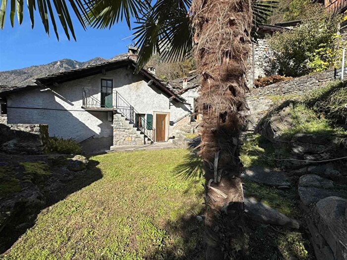 Casa trilocale in vendita in Piuro