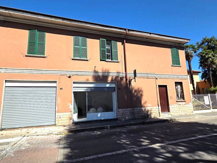 Casa bilocale in vendita in Via Cappuccini, Centro, Cerro Maggiore