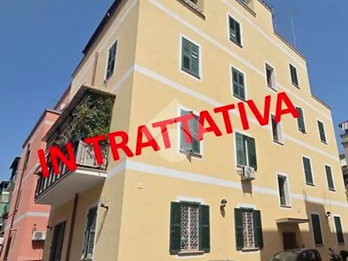 Appartamento trilocale in vendita in Via delle Robinie, Roma