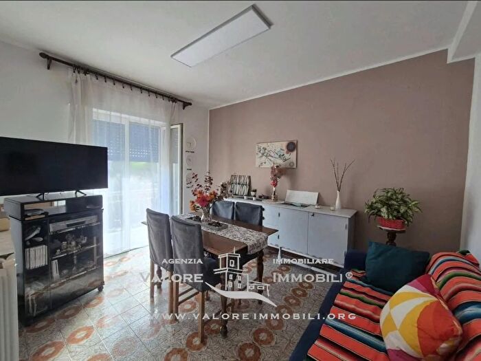 Appartamento quadrilocale in vendita in Via Fratelli Cervi, Livorno