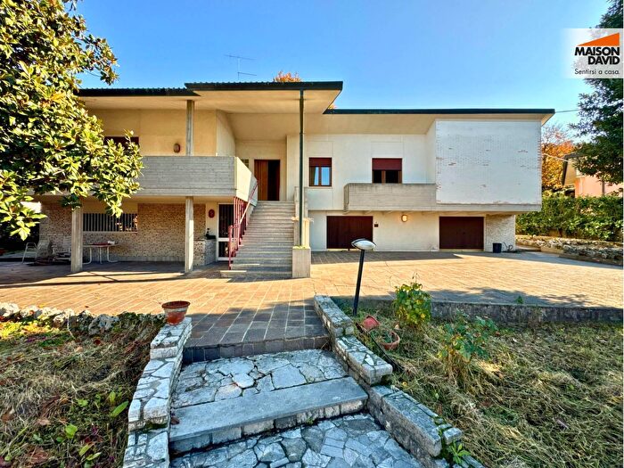 Casa con 8 locali in vendita in Via Virgilio, Arzignano