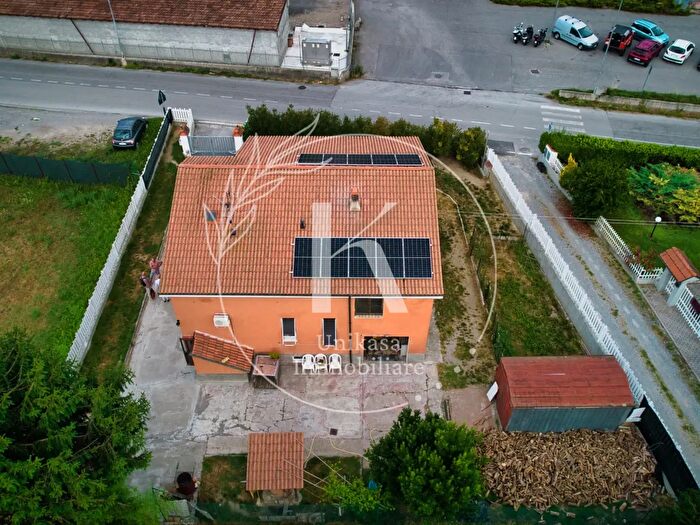 Casa con 6 locali in vendita in Via Cortemilia, Cairo Montenotte