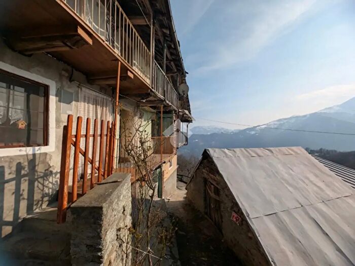 Casa con 5 locali in vendita in Frazione Polpresa Giet, Viu