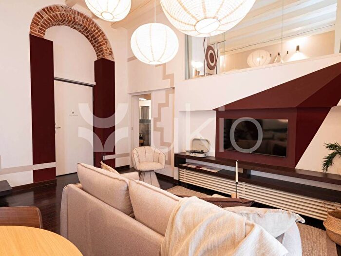 Appartamento quadrilocale in affitto in Porta Romana Medaglie dOro, Milano