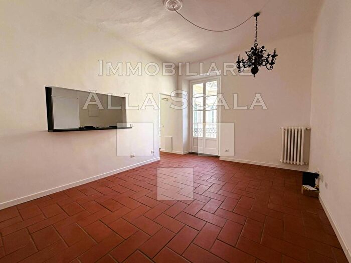 Appartamento quadrilocale in affitto in Via Amedei, Missori, Milano