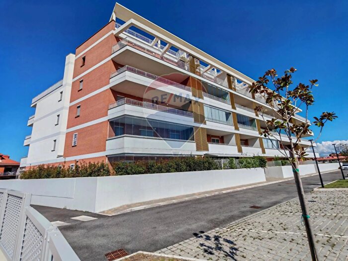 Appartamento trilocale in vendita in Via Aspromonte, Roma