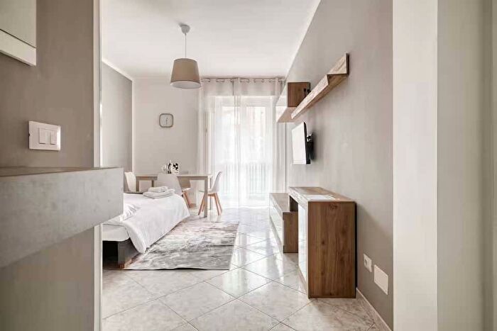 Appartamento trilocale in affitto in Viale Ungheria, Viale Ungheria Mecenate, Milano