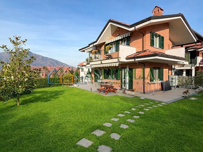 Appartamento trilocale in vendita in Vicolo Chianale, Rosta