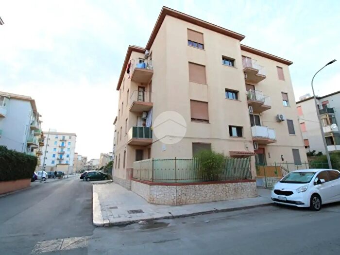 Appartamento trilocale in vendita in Via Luigi Capuana, Trapani