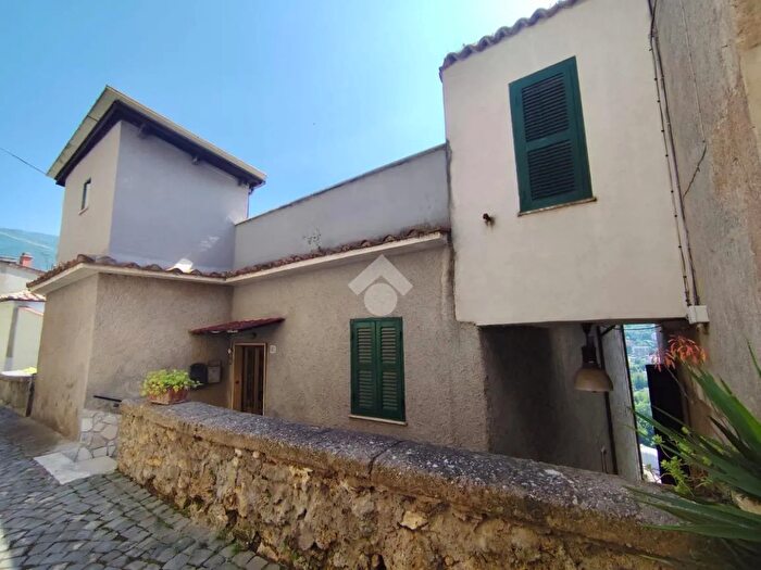 Appartamento quadrilocale in vendita in Via Milazzo, Subiaco