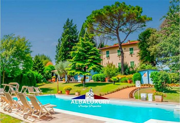 Casa con 6 locali in vendita in Via Fattoria dei Bagnani, Figline e Incisa Valdarno