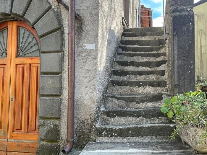 Casa trilocale in vendita in Bagni Di Lucca