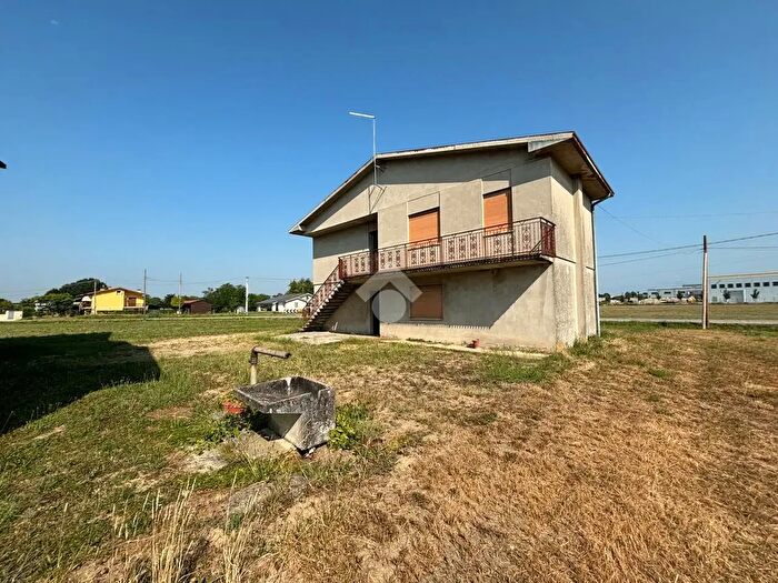 Casa quadrilocale in vendita in Via Ghebo, Villa Del Conte