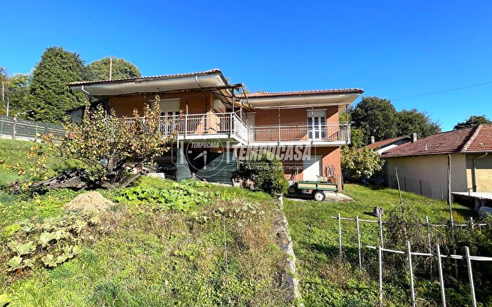 Casa con 8 locali in vendita in Via San Clemente, Caluso