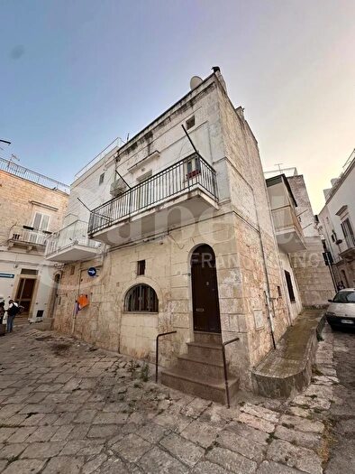 Casa trilocale in vendita in Vico Francesco Calamo, Ostuni