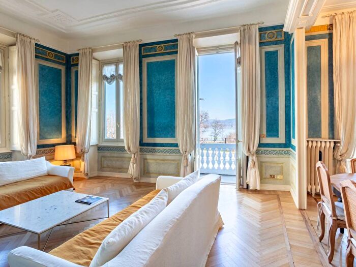 Appartamento con 6 locali in affitto in Via Giacomo Matteotti, Centro, Arona