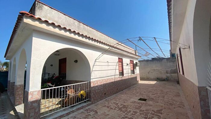 Casa quadrilocale in vendita in Via Capri Carini Palermo, Carini