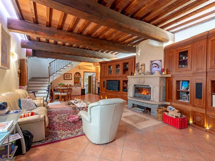 Casa con 8 locali in vendita in Via San Paolo, Campi Bisenzio