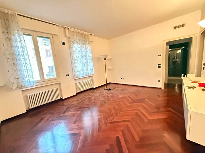 Appartamento trilocale in affitto in Via Marsala, Centro Storico, Bologna