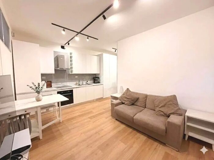 Appartamento bilocale in vendita in Via Giulio Curioni, Roma