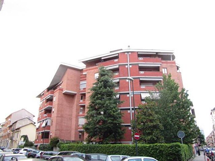 Appartamento trilocale in affitto in Via Costigliole, San Paolo, Torino
