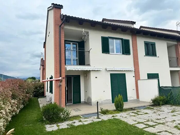 Casa con 6 locali in affitto in Via San Rocco, Villanova Canavese