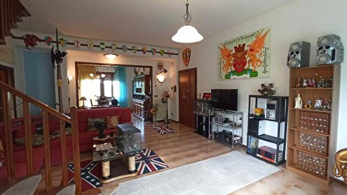 Appartamento con 6 locali in vendita in Sarnano