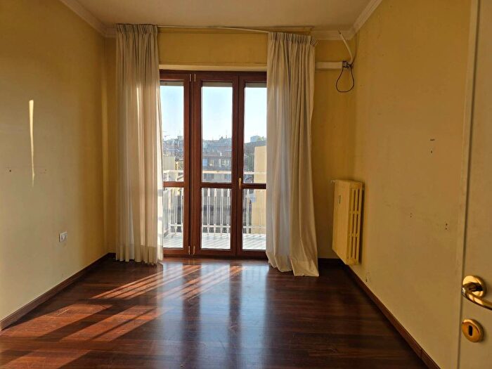 Appartamento trilocale in affitto in Via Antonio Fogazzaro, Montenero, Milano