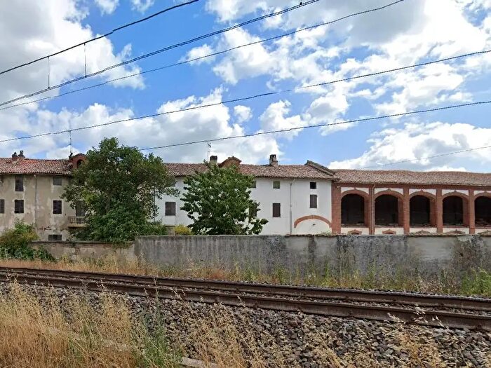 Casa con 15 locali in vendita in Cantone Rossi, Casale Monferrato