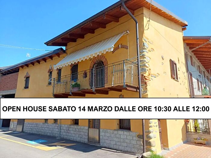 Casa trilocale in vendita in Via Villa, Villanova Canavese