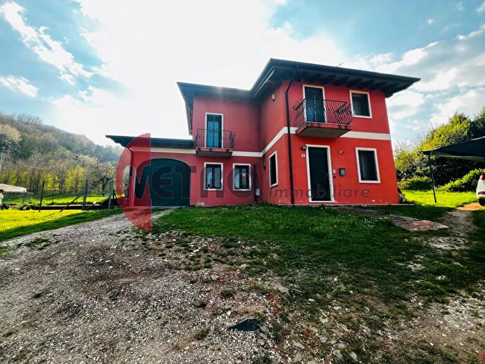 Casa bilocale in vendita in Fini, Cornedo Vicentino