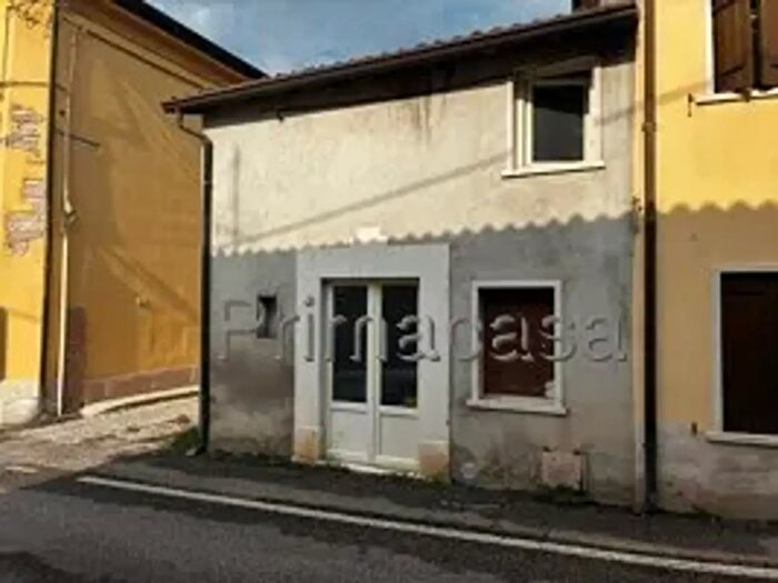 Appartamento bilocale in vendita in Via Dossi, Sant'Ambrogio Di Valpolicella
